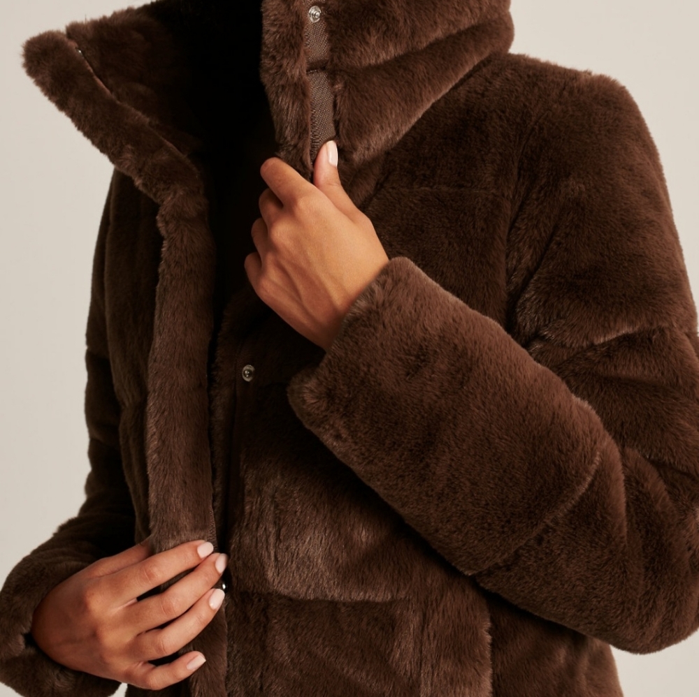 Classic mini puffer in an on-trend faux fur.